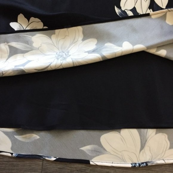 CASUAL CORNER Women's Size 12 100% Silk A-Line Floral Skirt Navy & White - Picture 4 of 11